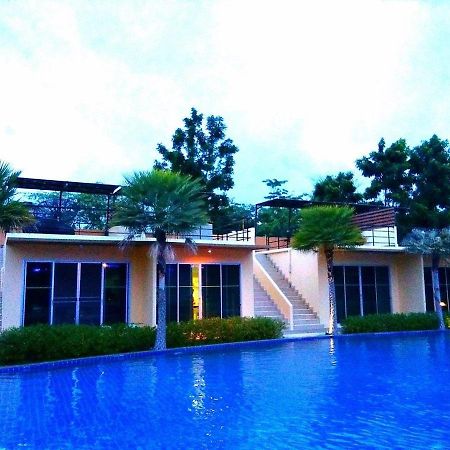 Bangkok.Grand.Resort 반 방 보 외부 사진
